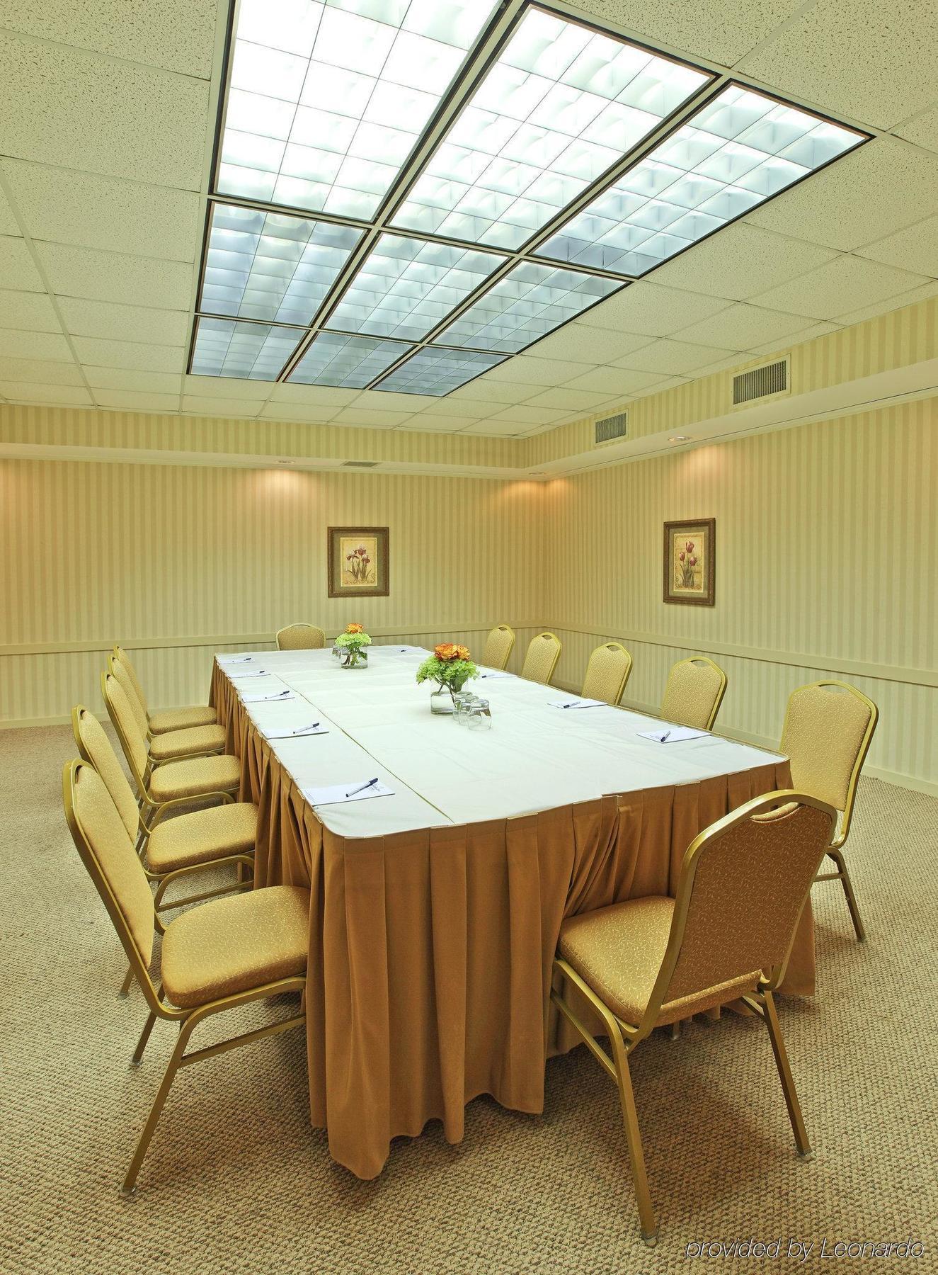 Holiday Inn Express Little Rock-Airport By Ihg Ngoại thất bức ảnh